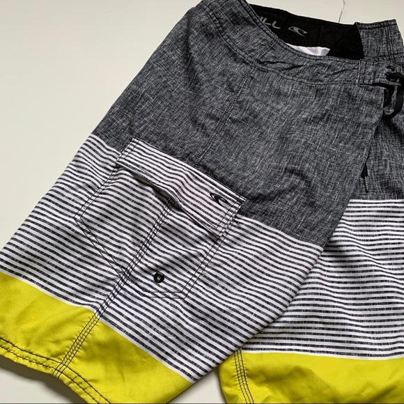🔥O’Neill Board Shorts - Picture 3 of 4
